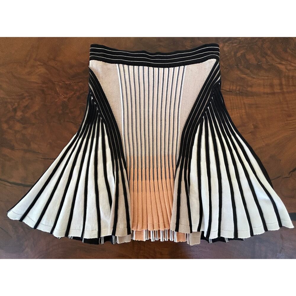 Ohne Titel Archival 2015 Graphic Knit Pleated Mini Skirt XS Black White Peach